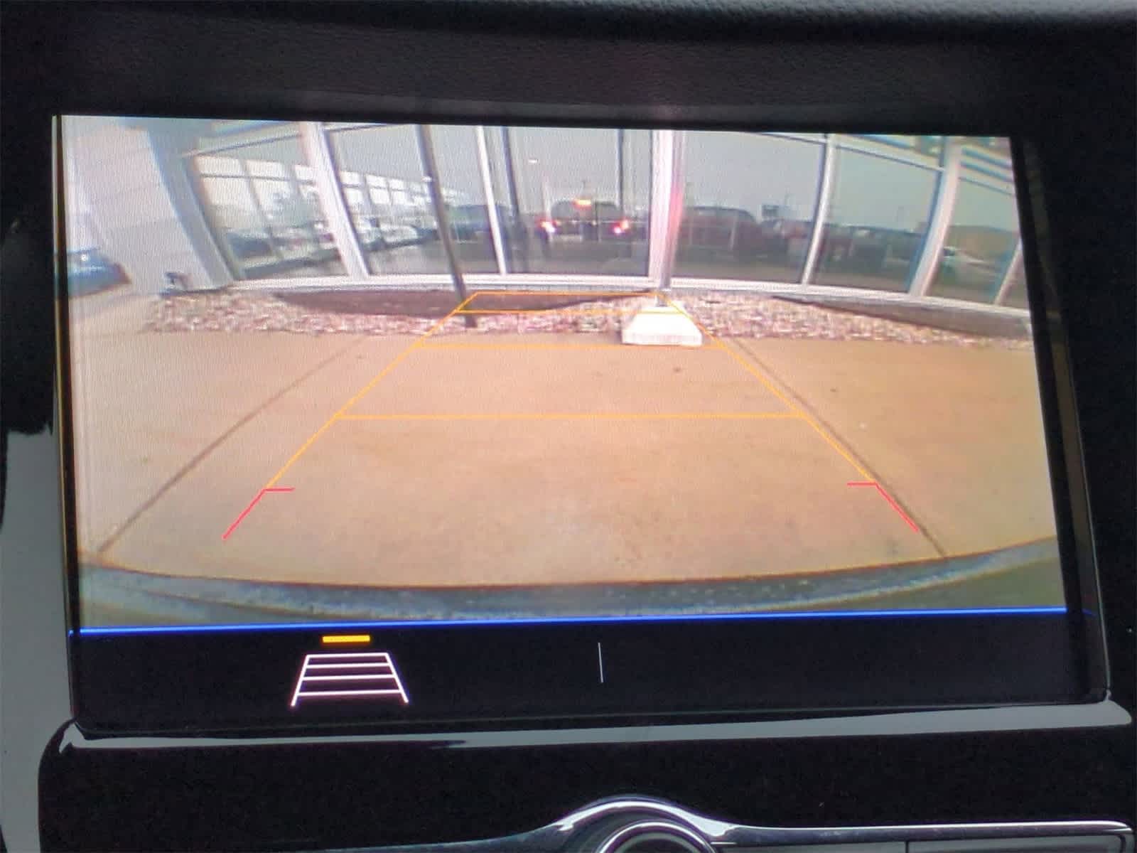 Thumbnail: 2022 Chevrolet Trax - 27