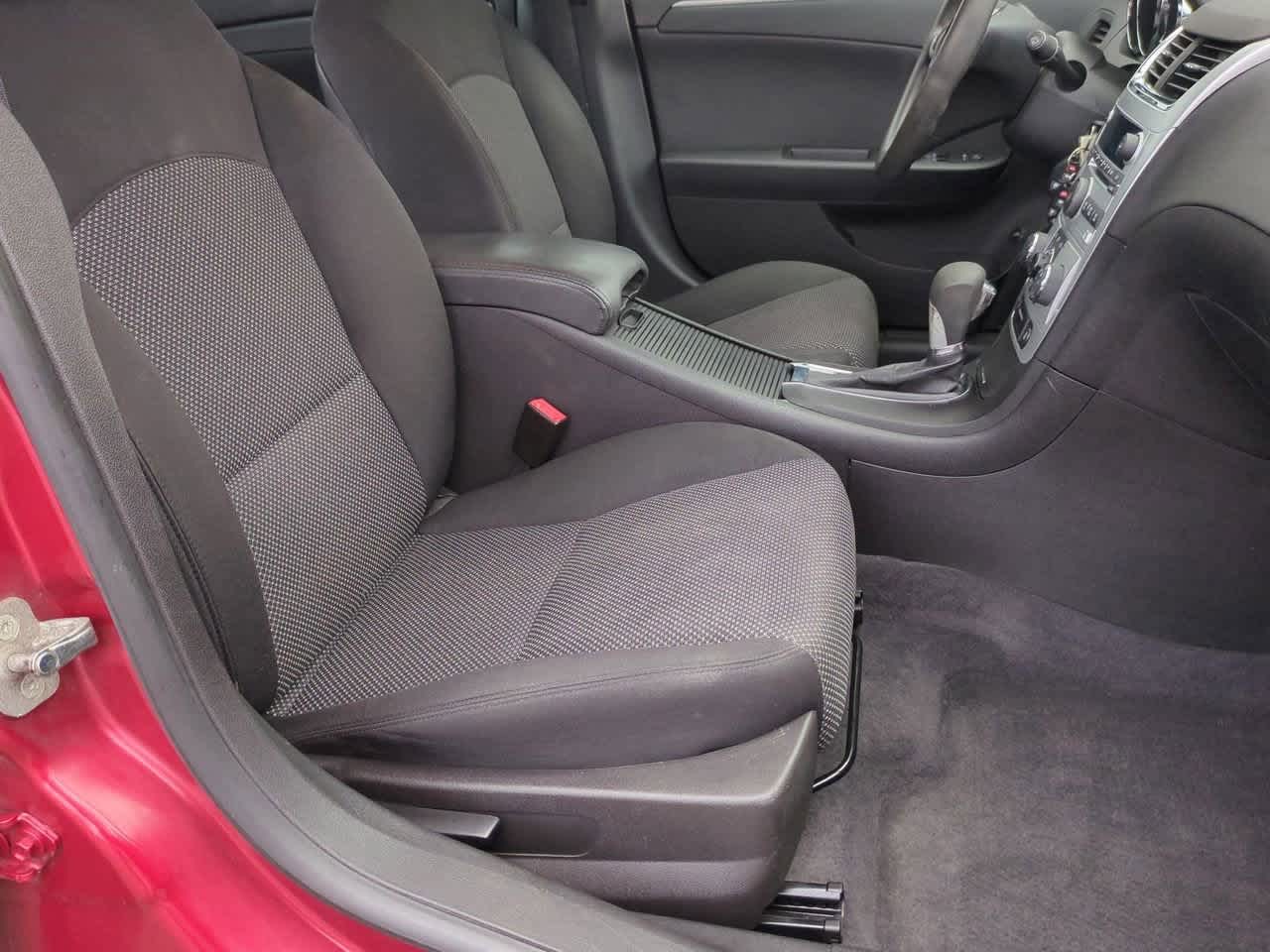 Thumbnail: 2012 Chevrolet Malibu - 19