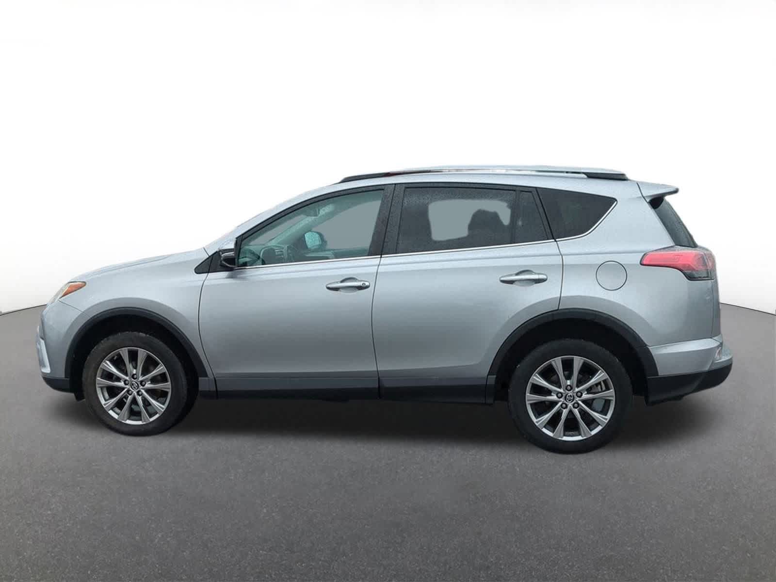 2017 Toyota RAV4 Limited photo 3