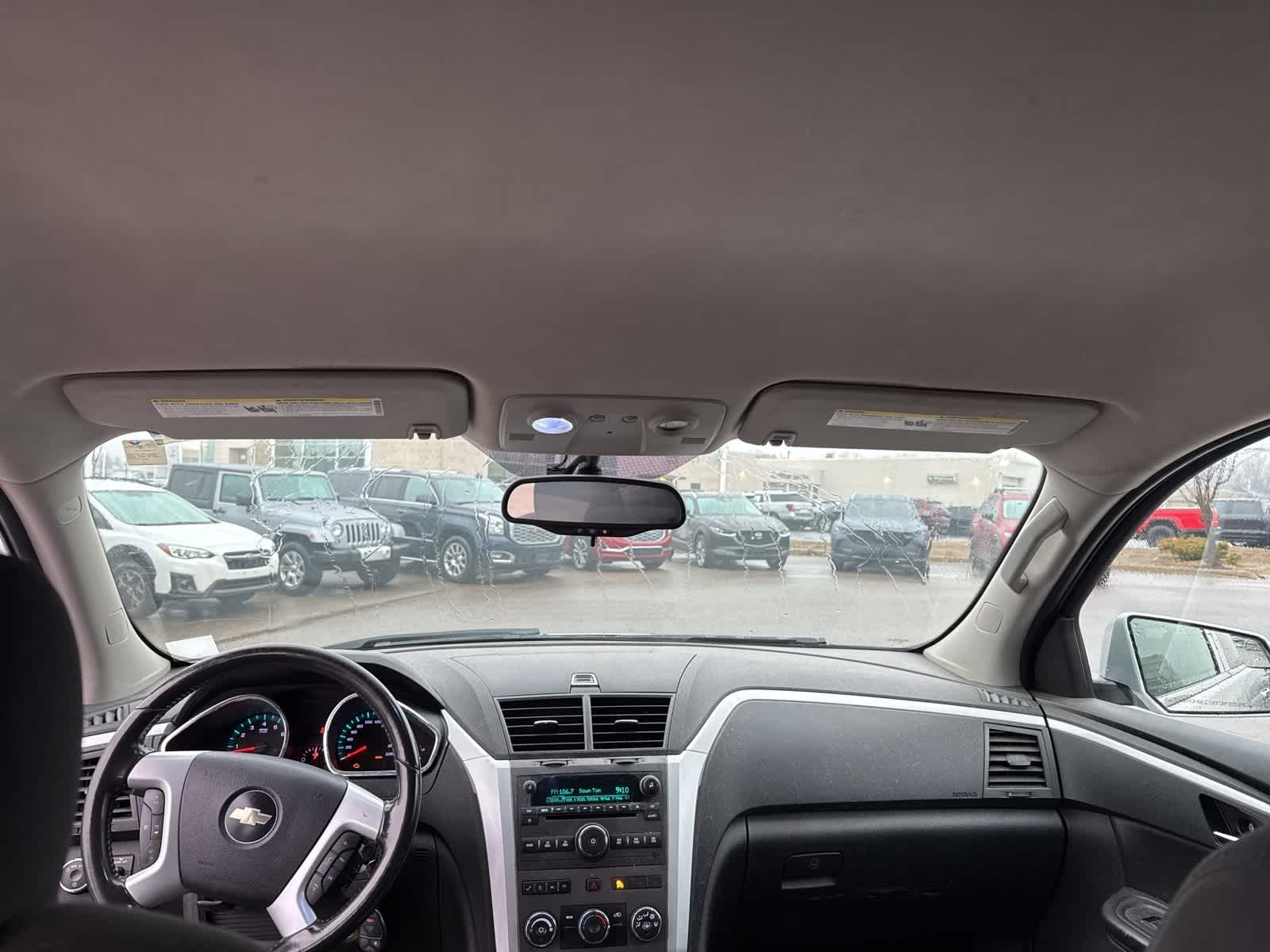 Thumbnail: 2010 Chevrolet Traverse - 17