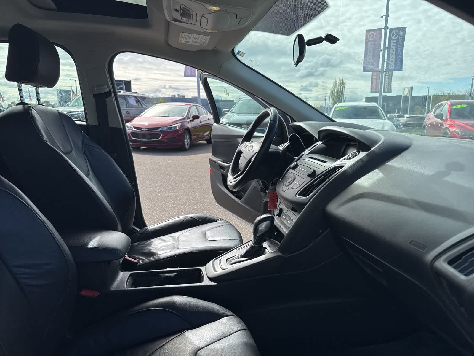 Thumbnail: 2016 Ford Focus - 25