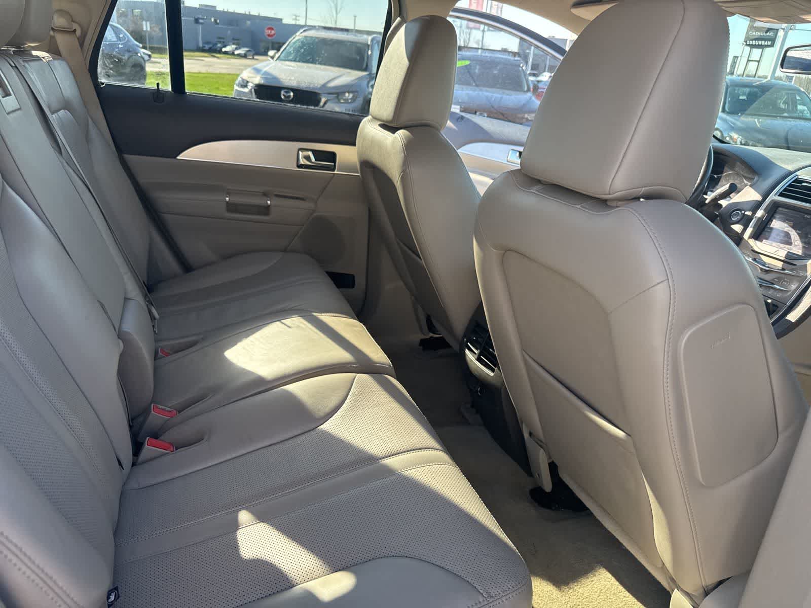 Thumbnail: 2011 Lincoln MKX - 22