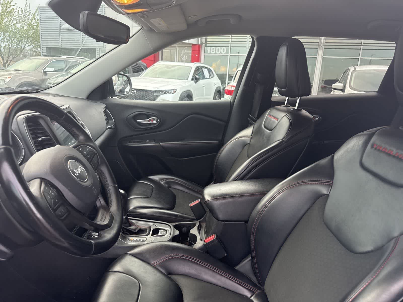 Thumbnail: 2019 Jeep Cherokee - 13