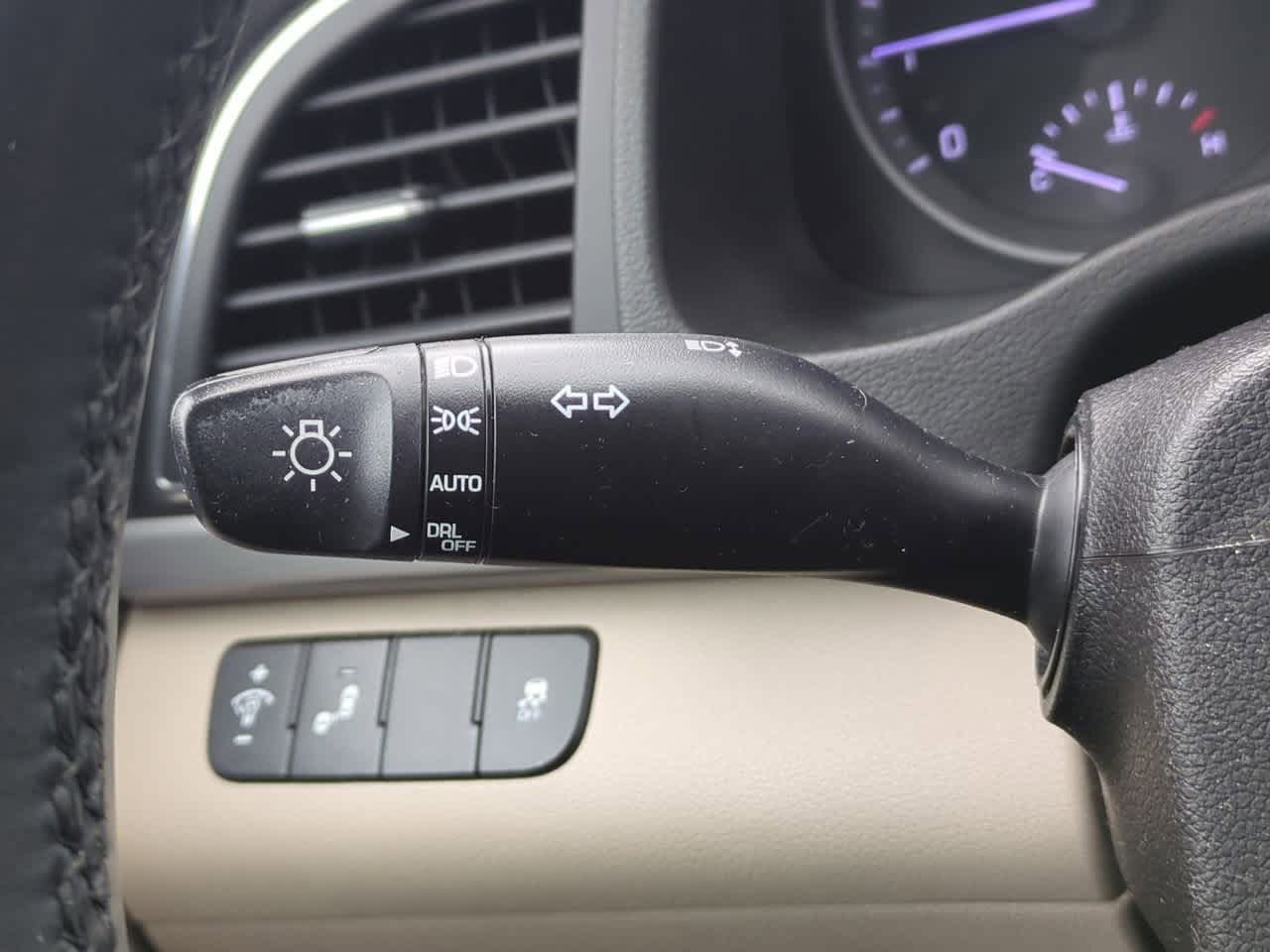 Thumbnail: 2017 Hyundai Elantra - 26