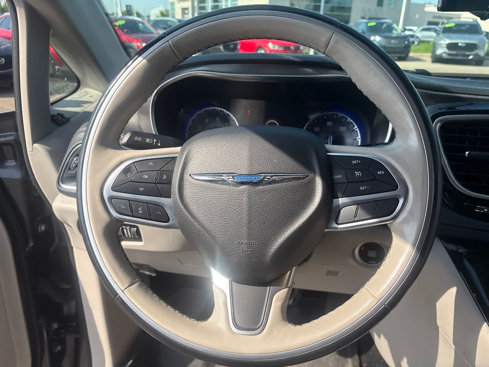Thumbnail: 2019 Chrysler Pacifica - 19