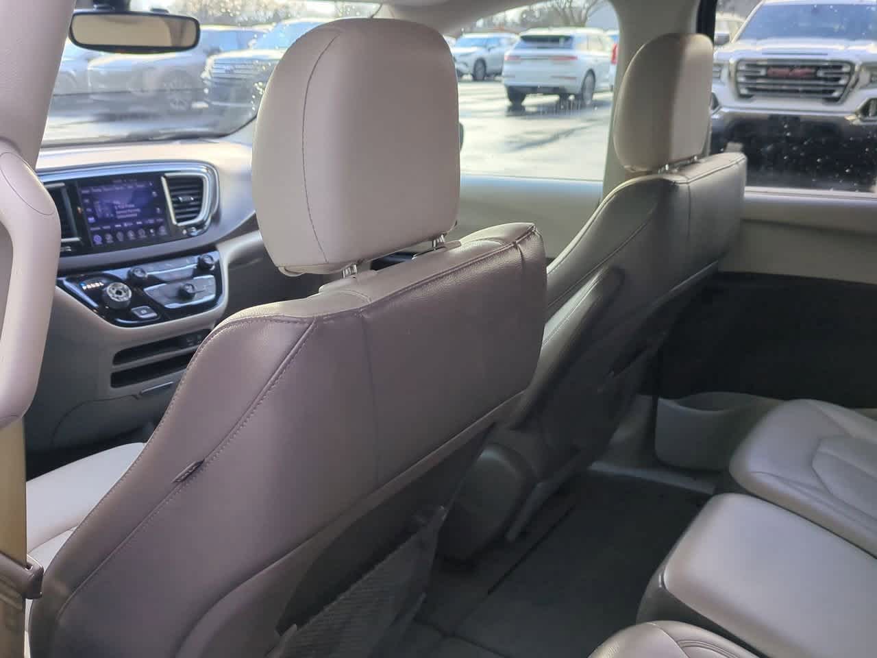 Thumbnail: 2017 Chrysler Pacifica - 17