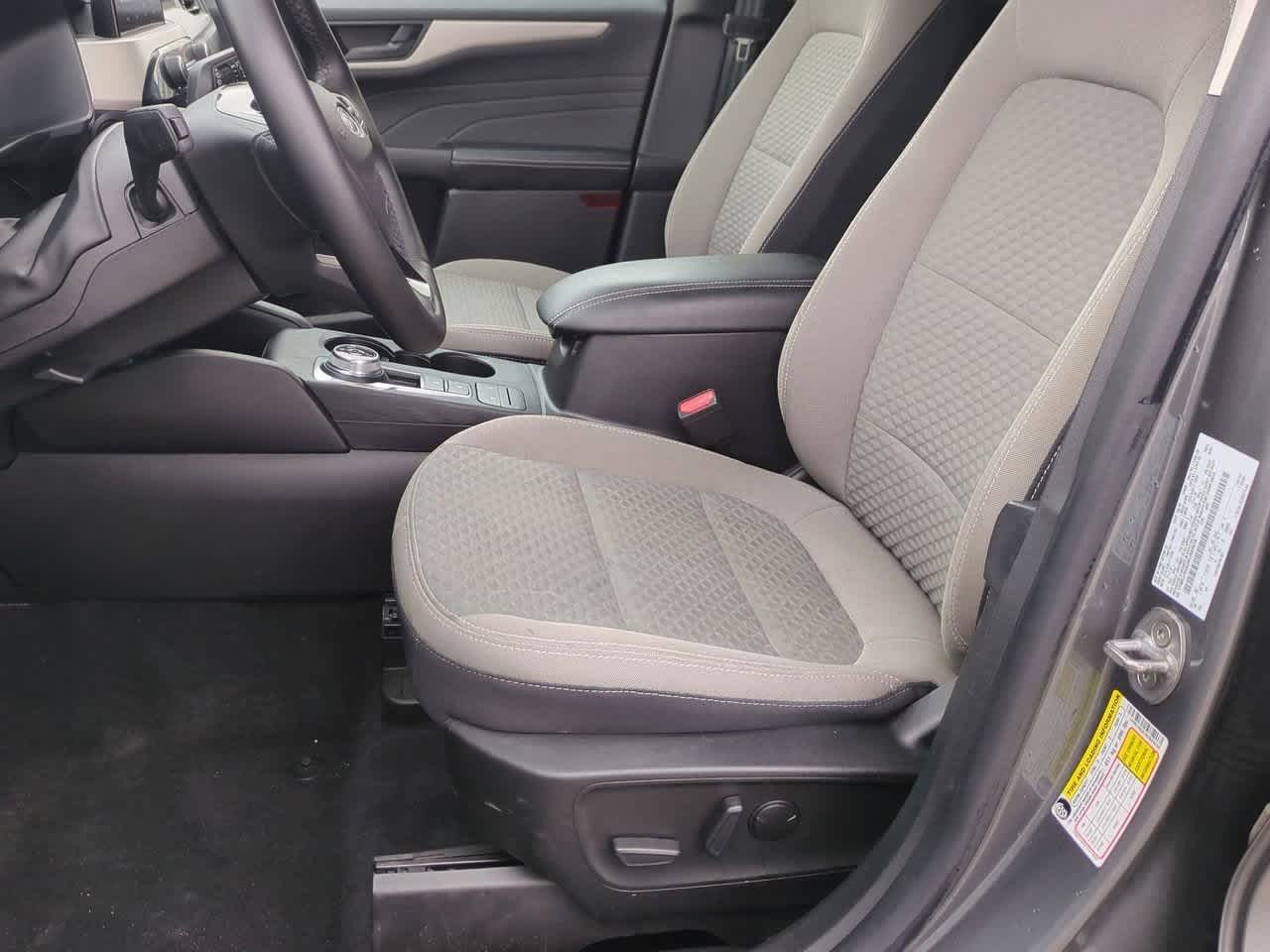 Thumbnail: 2022 Ford Escape - 15