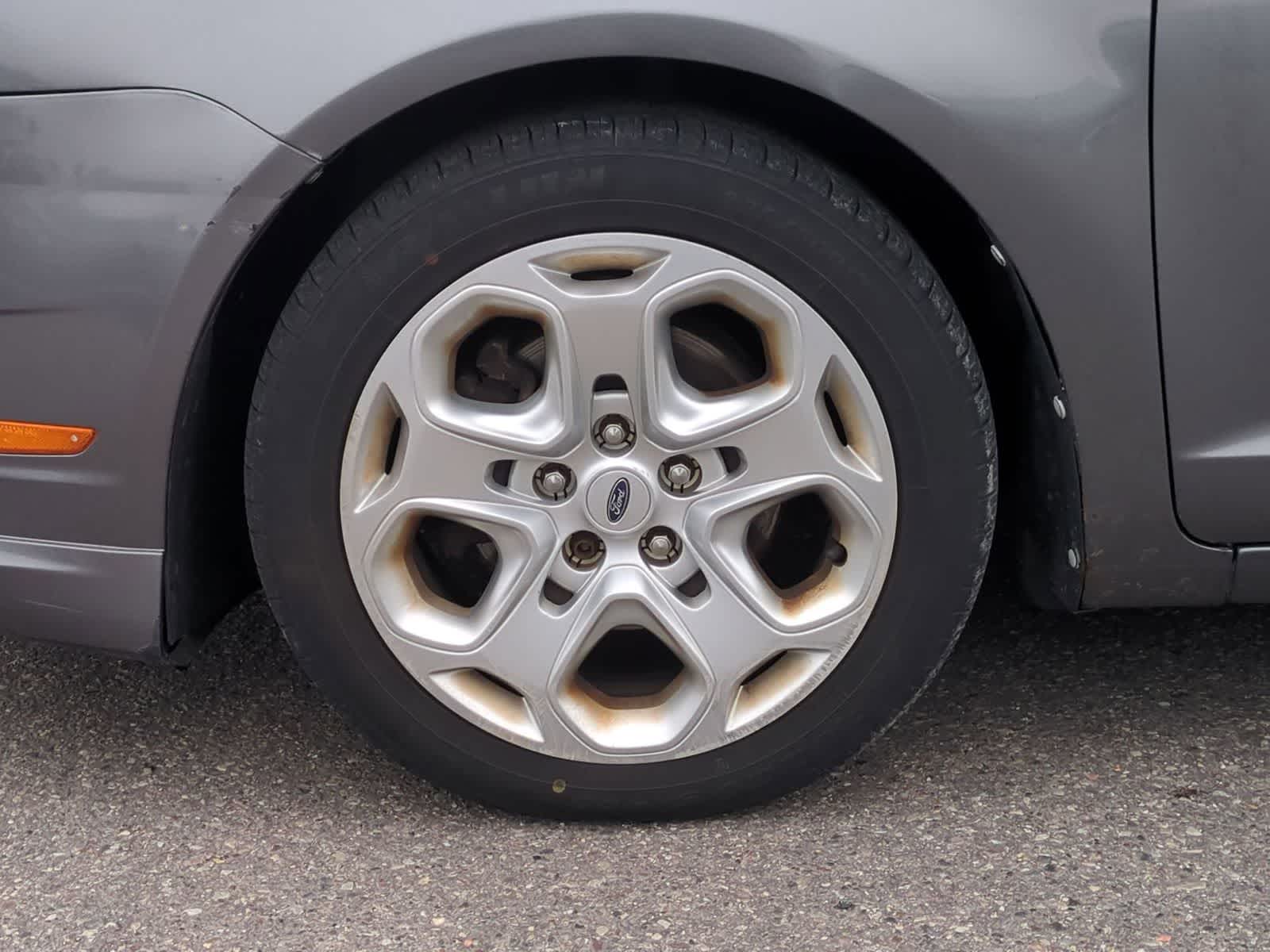 Thumbnail: 2010 Ford Fusion - 13