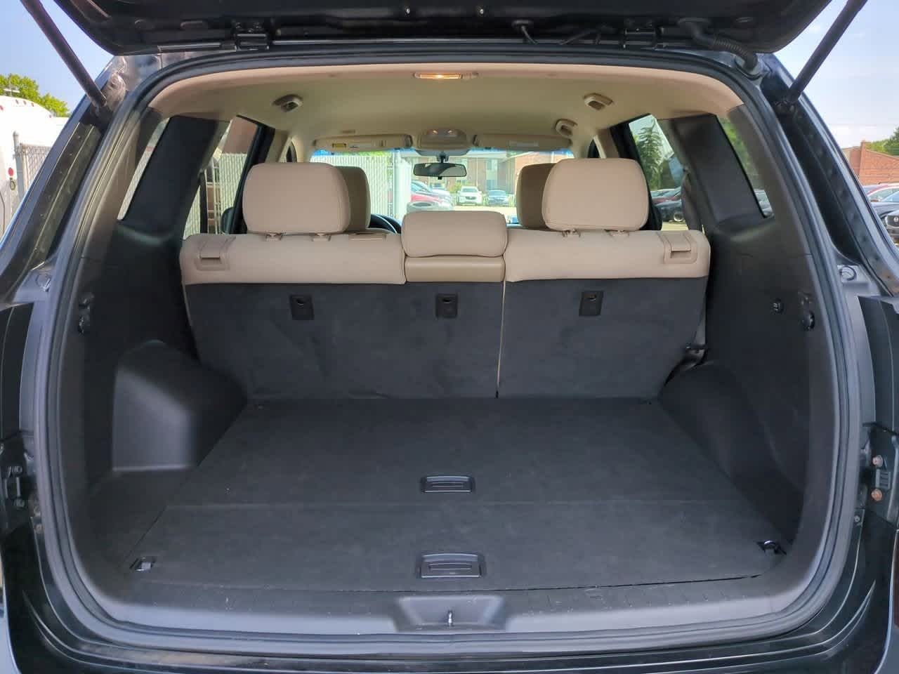 Thumbnail: 2012 Hyundai Santa Fe - 29