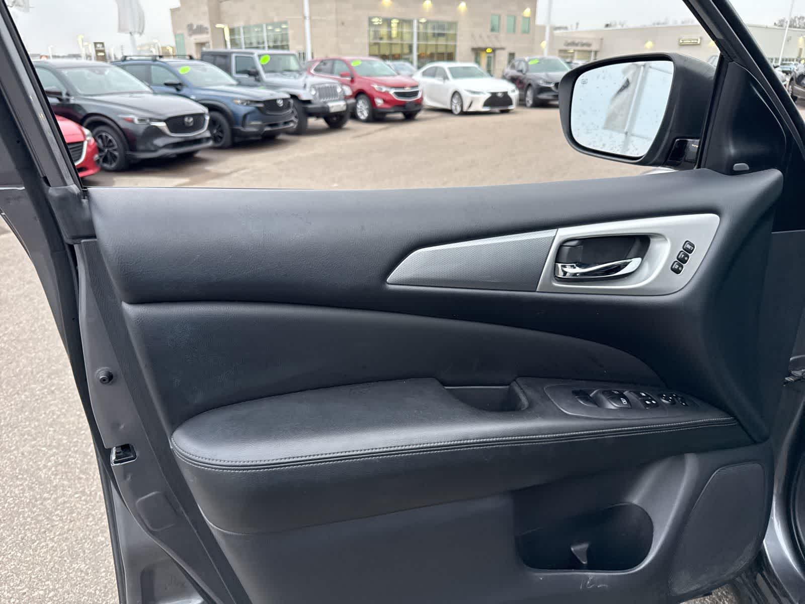 Thumbnail: 2018 Nissan Pathfinder - 15