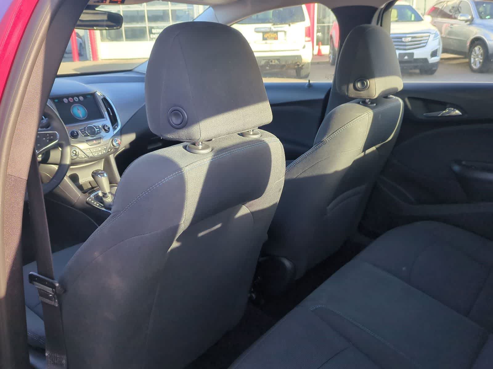 Thumbnail: 2017 Chevrolet Cruze - 17