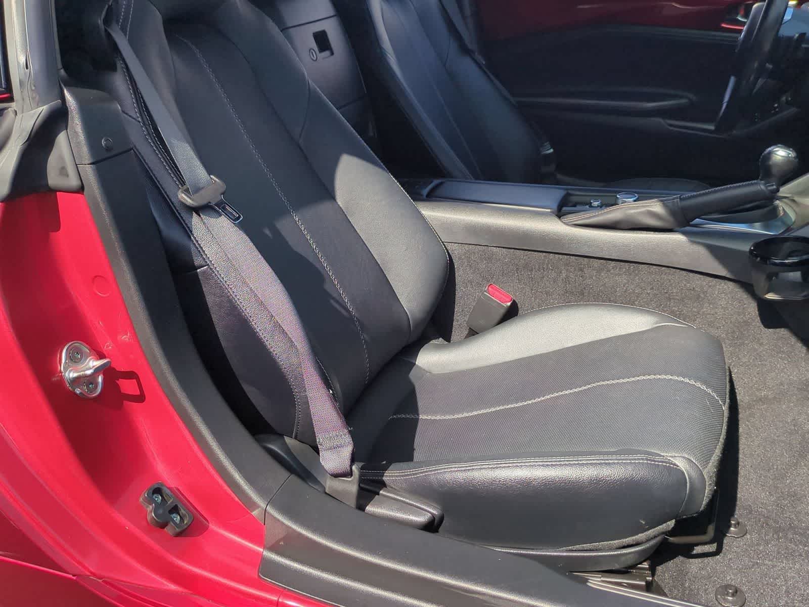 Thumbnail: 2020 Mazda MX-5 Miata - 18