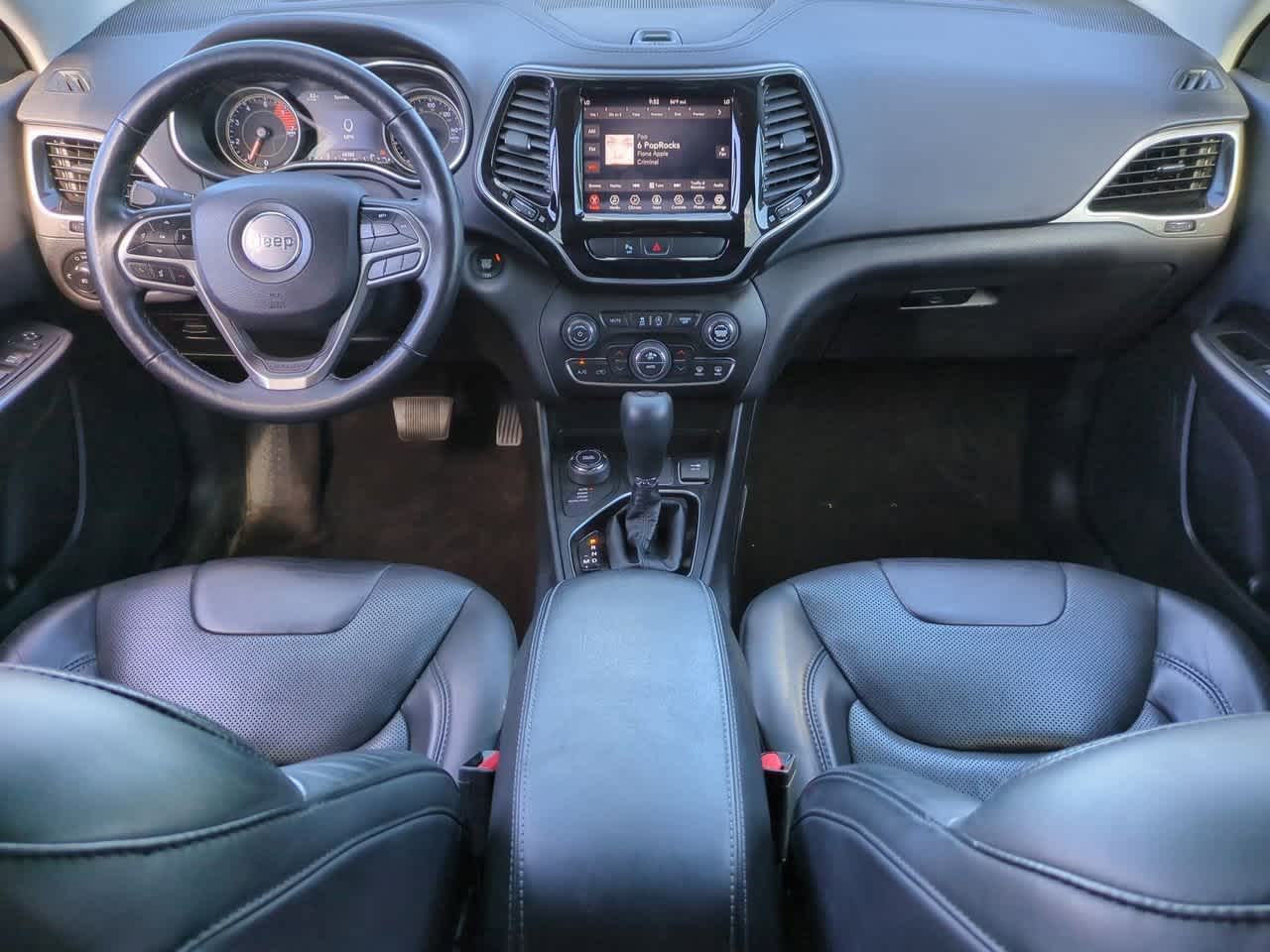 Thumbnail: 2019 Jeep Cherokee - 14