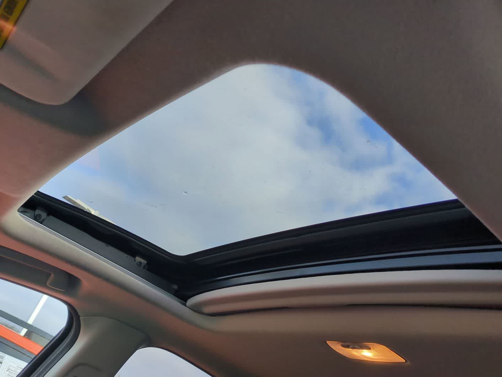 Thumbnail: 2016 Honda HR-V - 18