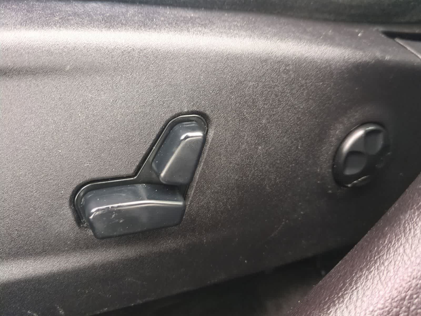 Thumbnail: 2011 Dodge Charger - 16