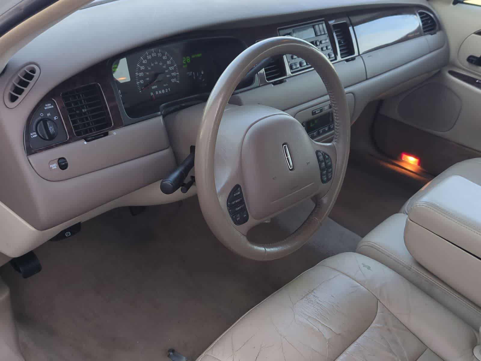 Thumbnail: 2000 Lincoln Town Car - 2