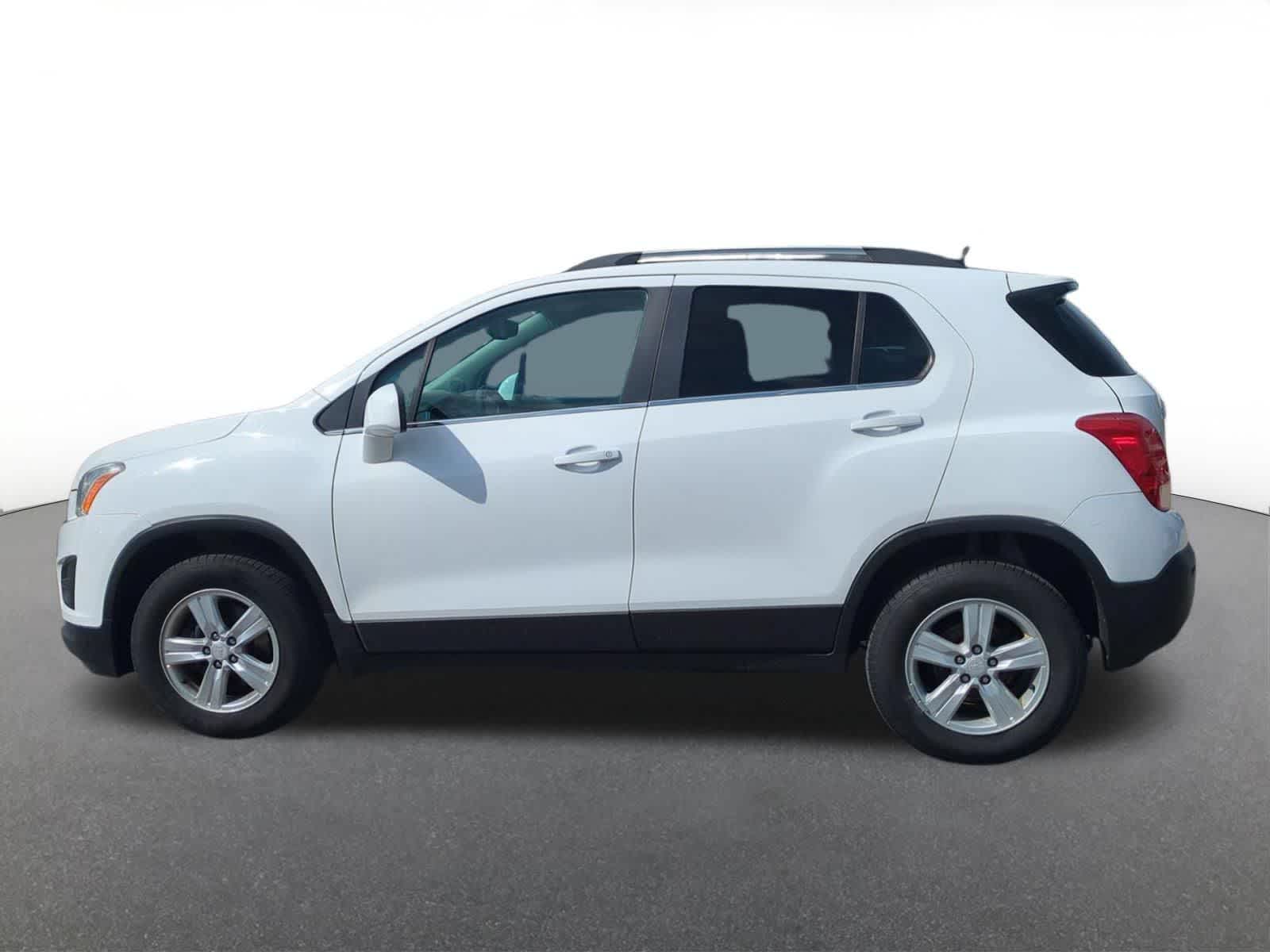 Thumbnail: 2016 Chevrolet Trax - 3