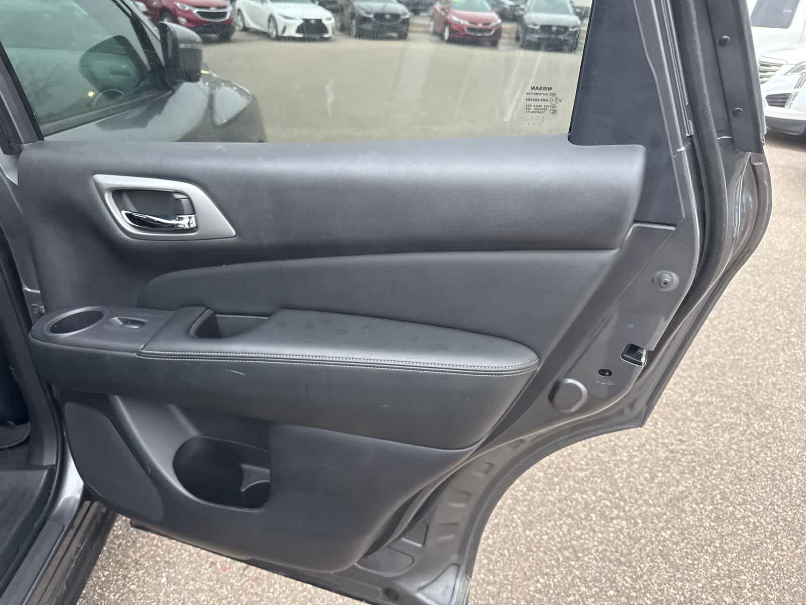 Thumbnail: 2018 Nissan Pathfinder - 25