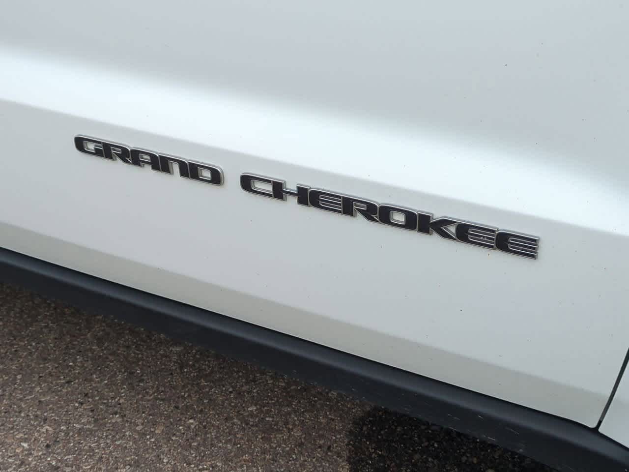 Thumbnail: 2021 Jeep Grand Cherokee - 12