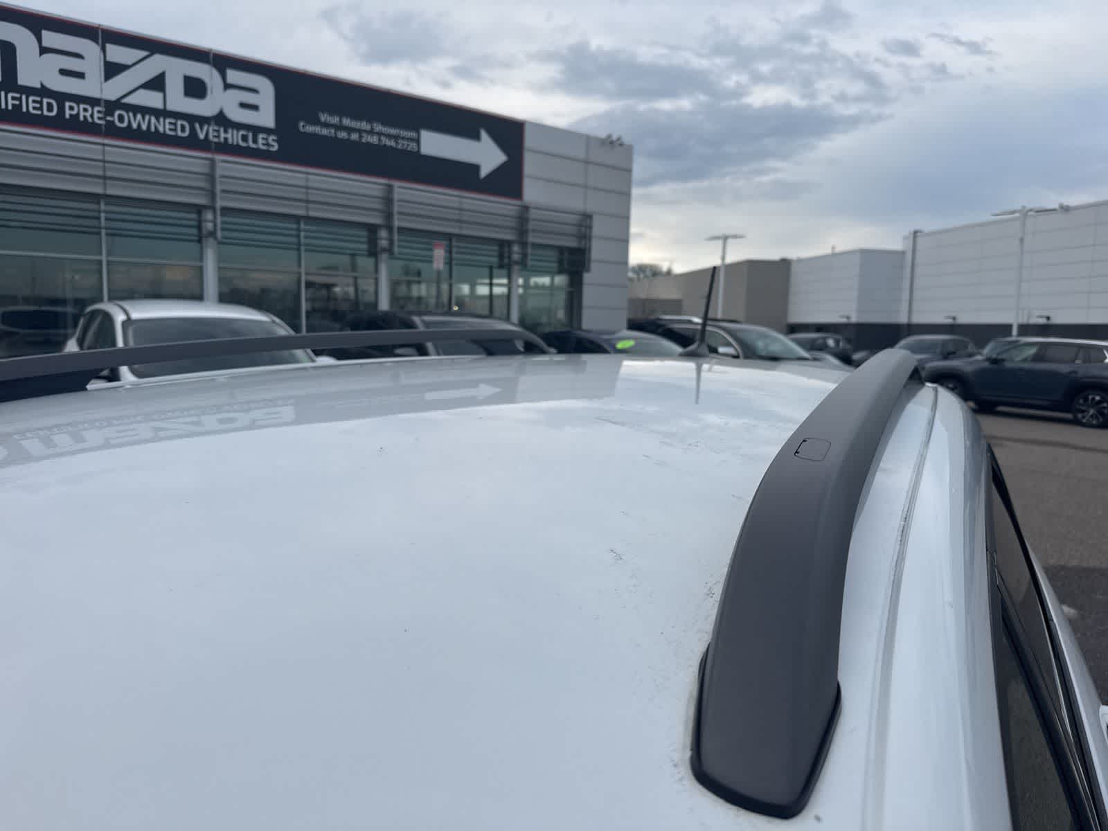 Thumbnail: 2019 Jeep Cherokee - 12