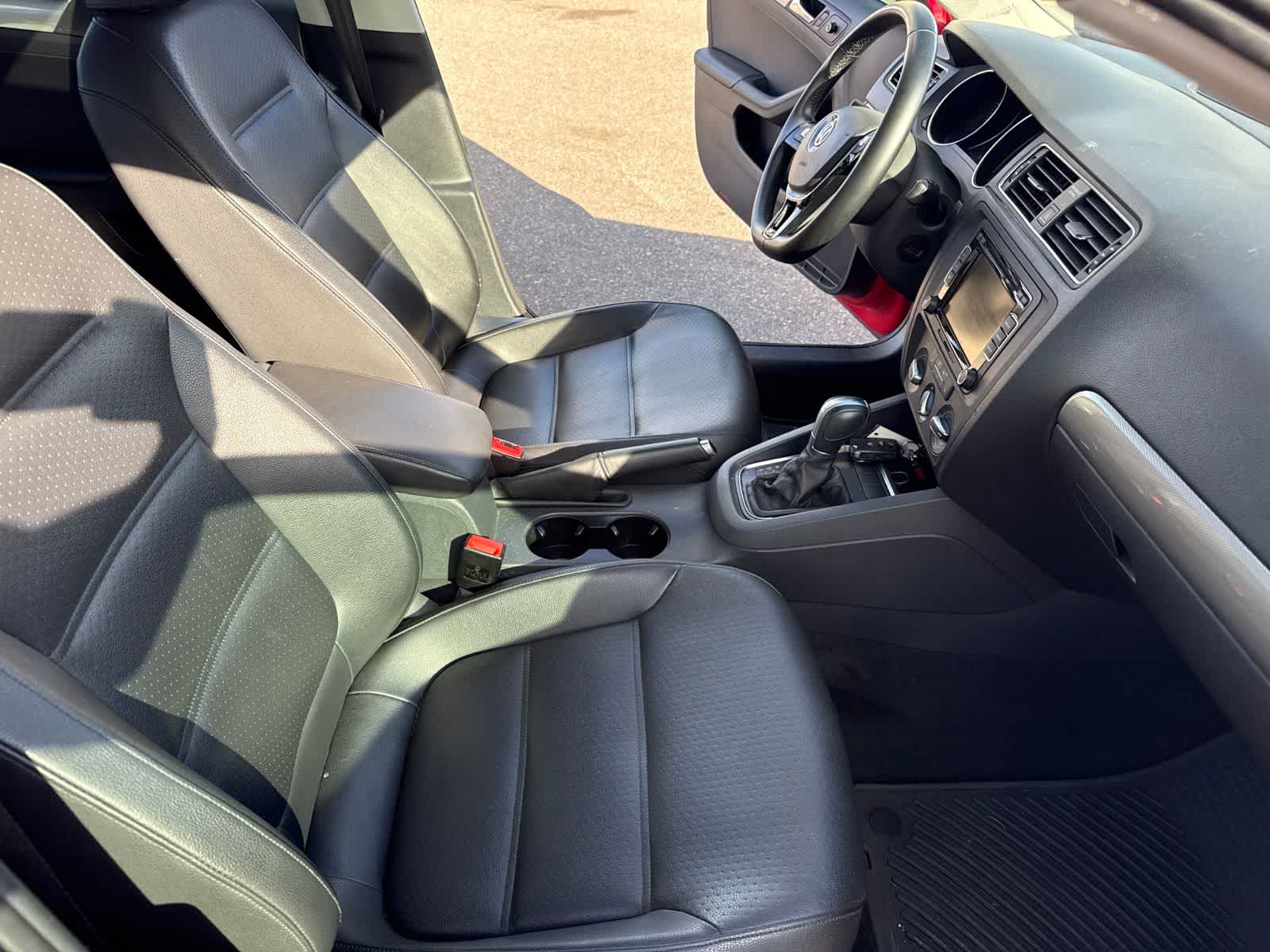 Thumbnail: 2015 Volkswagen Jetta - 25