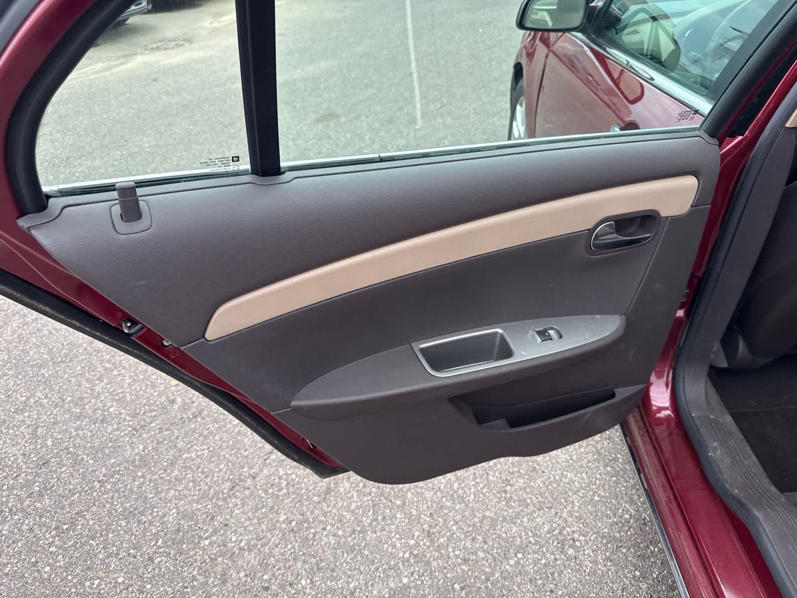 Thumbnail: 2010 Chevrolet Malibu - 18