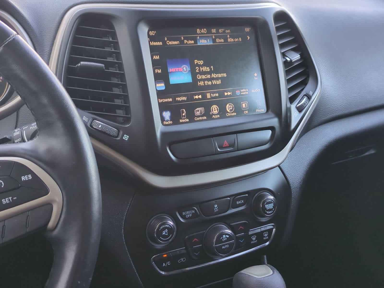 Thumbnail: 2016 Jeep Cherokee - 28