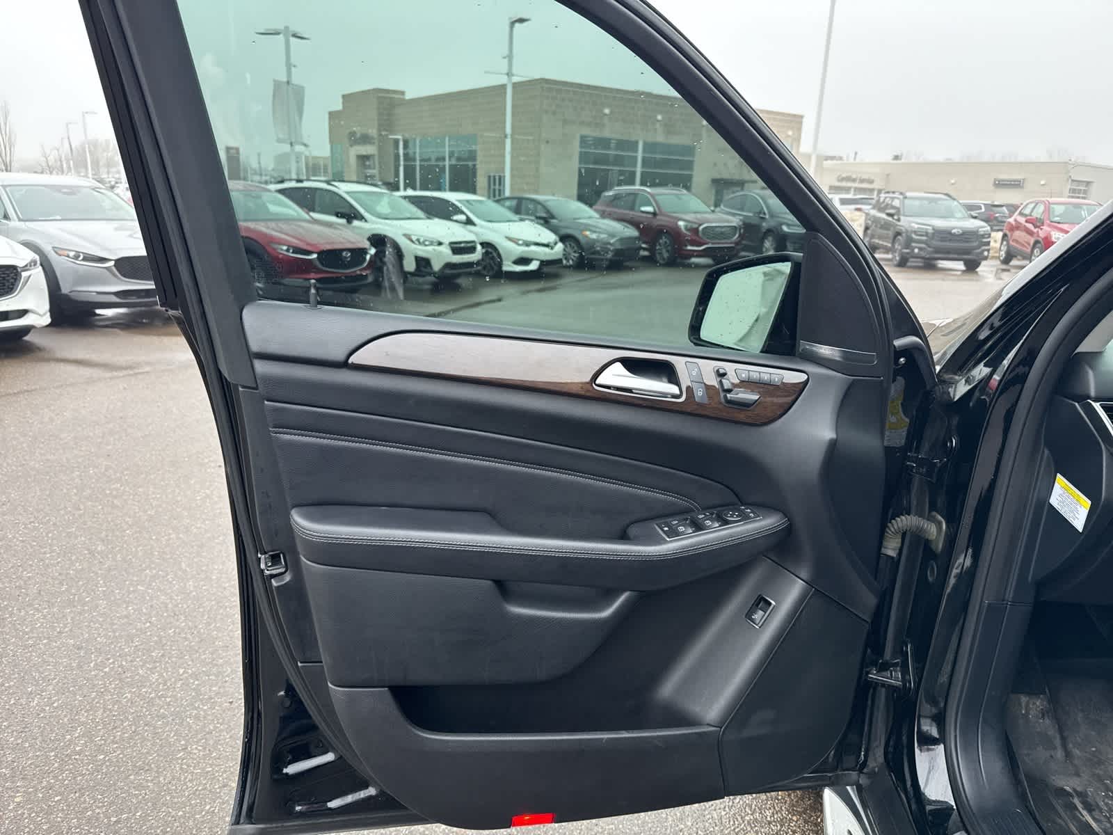 Thumbnail: 2013 Mercedes-Benz M-Class - 10