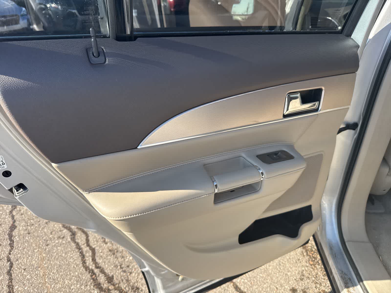 Thumbnail: 2011 Lincoln MKX - 17