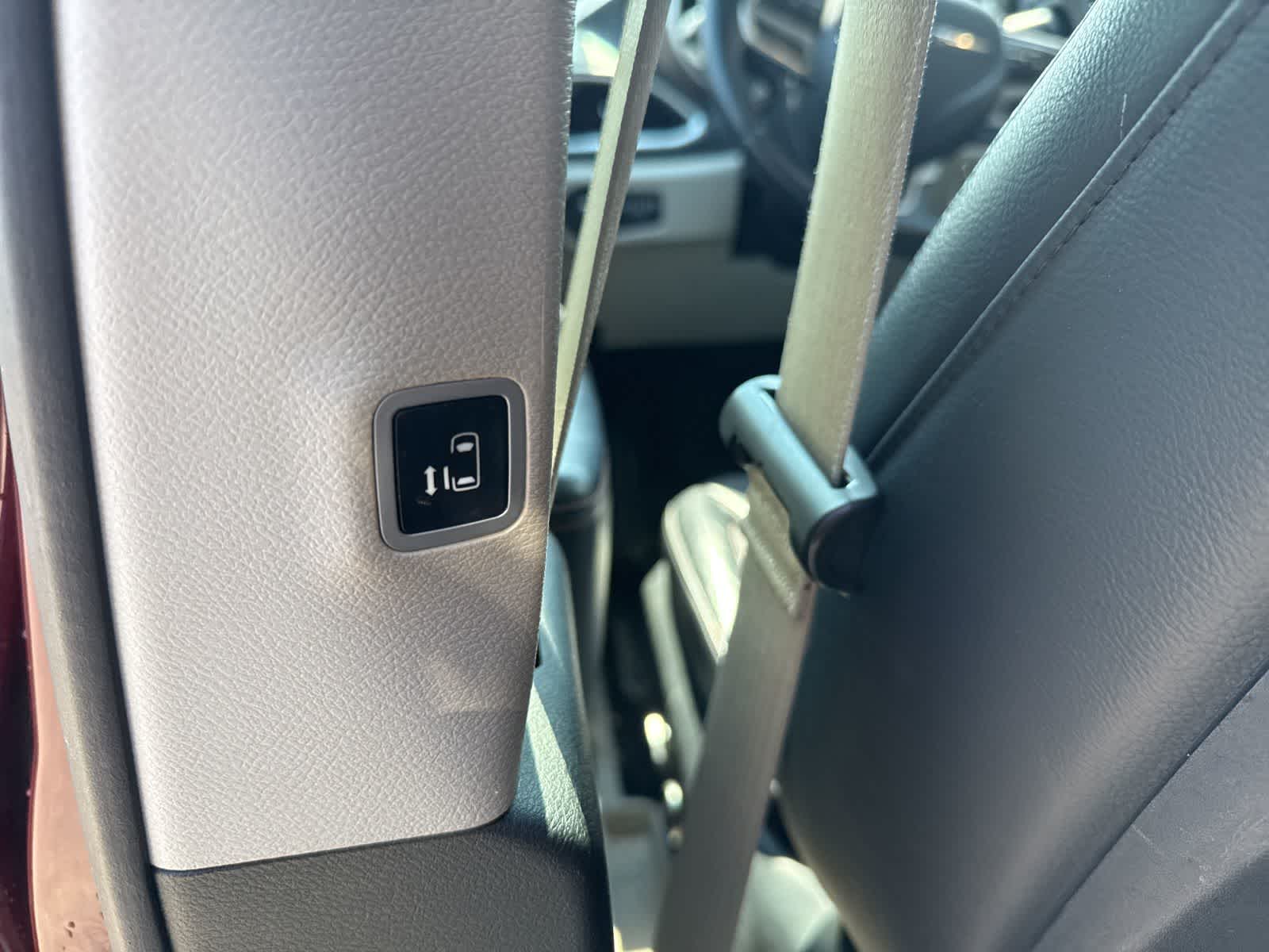 Thumbnail: 2017 Chrysler Pacifica - 22