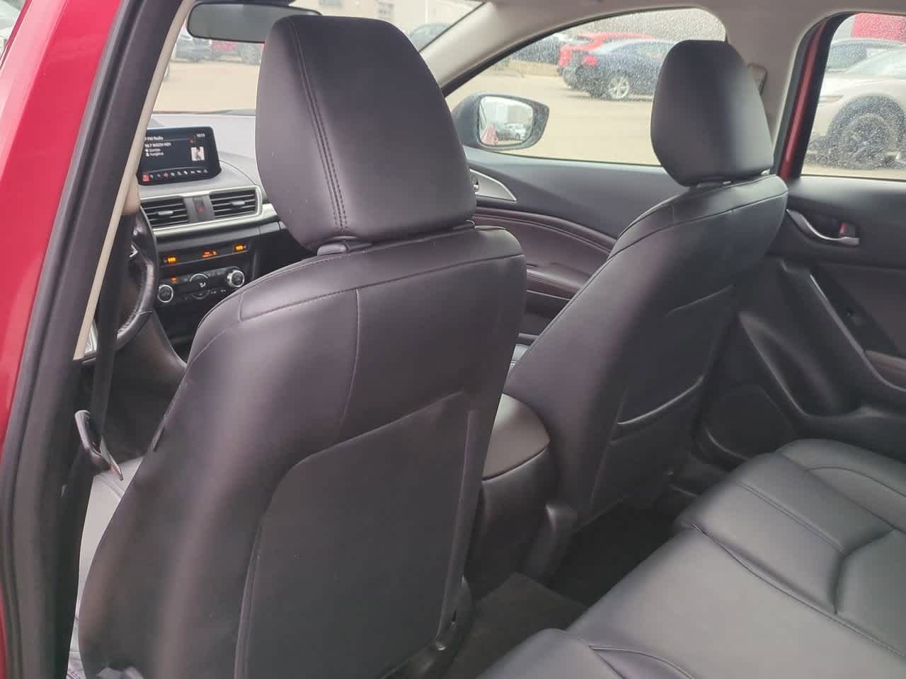 Thumbnail: 2018 Mazda Mazda3 - 17