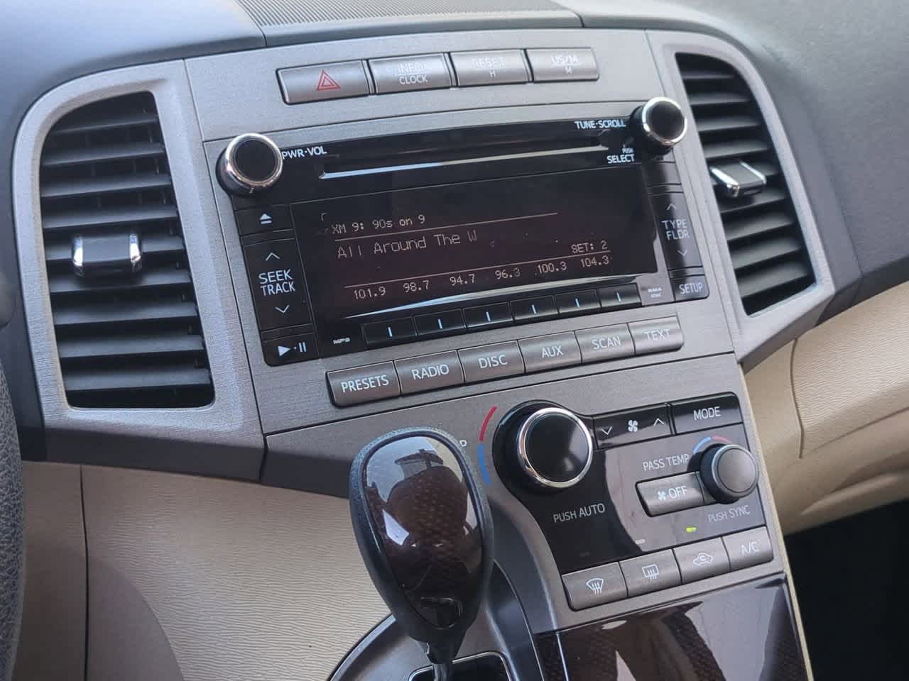 Thumbnail: 2011 Toyota Venza - 28