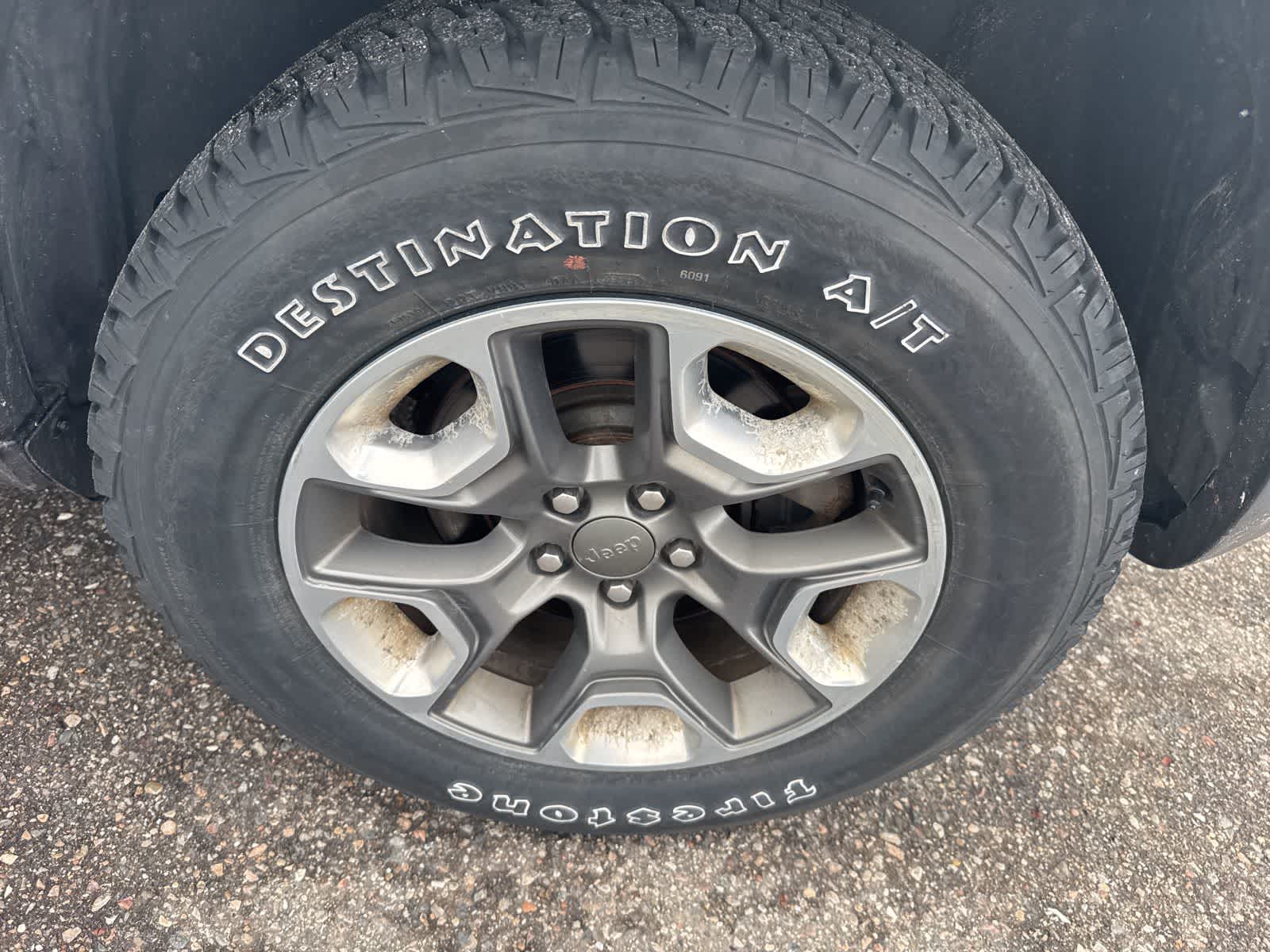 Thumbnail: 2019 Jeep Cherokee - 9