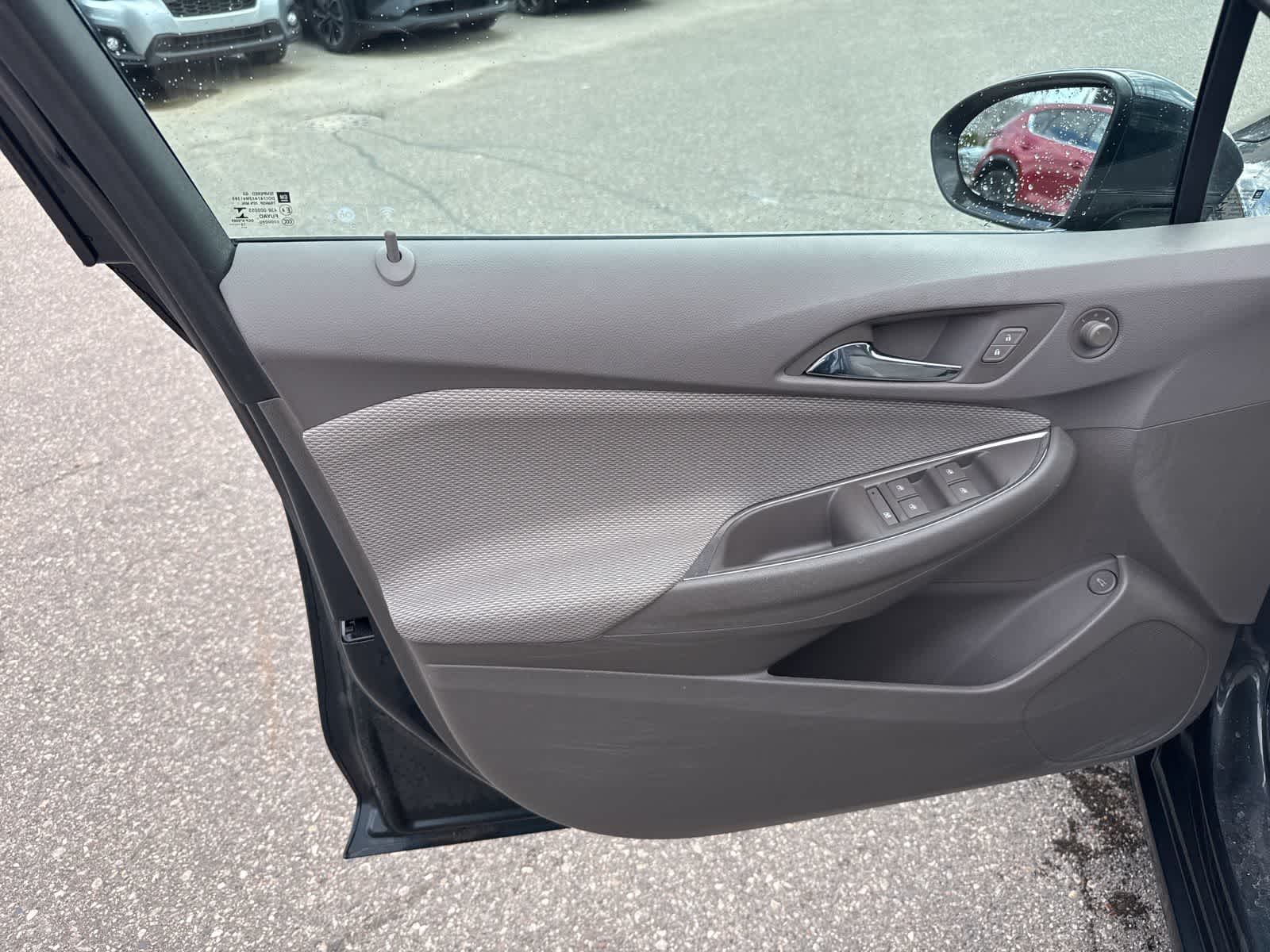 Thumbnail: 2017 Chevrolet Cruze - 15