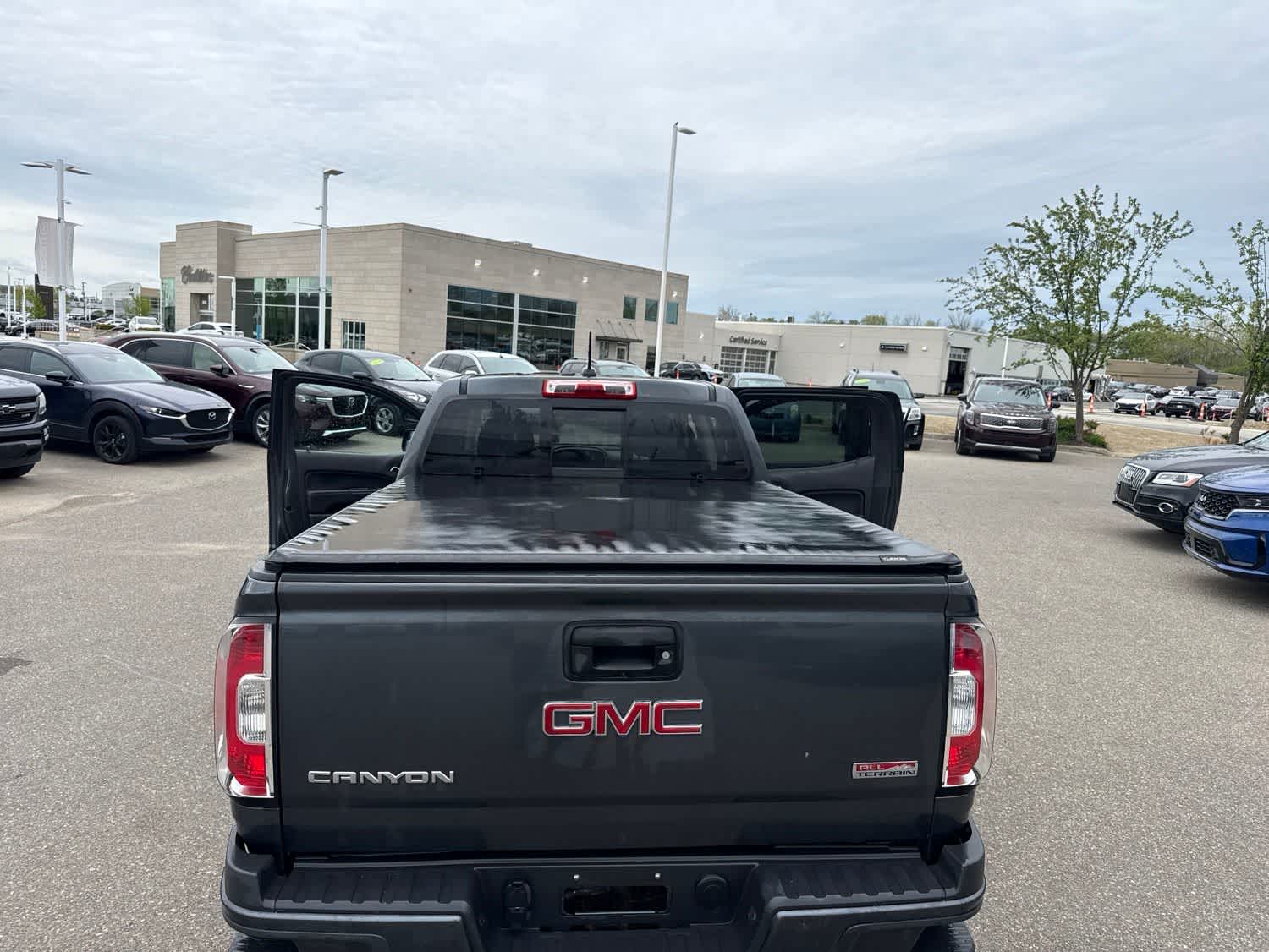 Thumbnail: 2016 GMC Canyon - 23