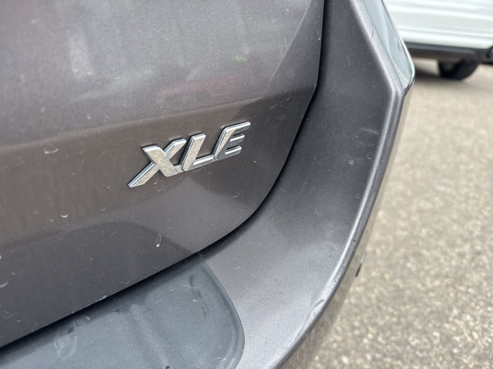 Thumbnail: 2013 Toyota Sienna - 23