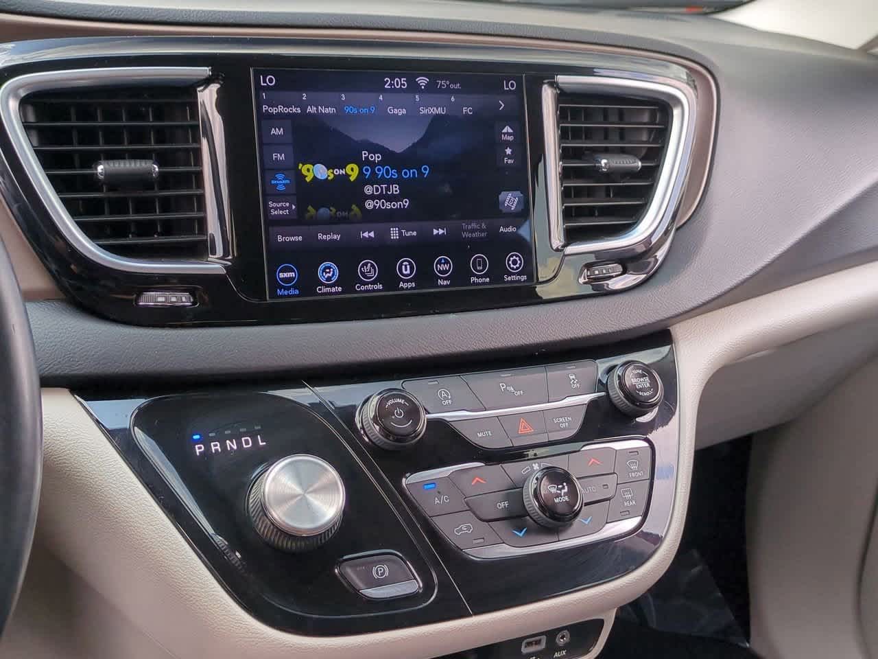 2018 Chrysler Pacifica  26