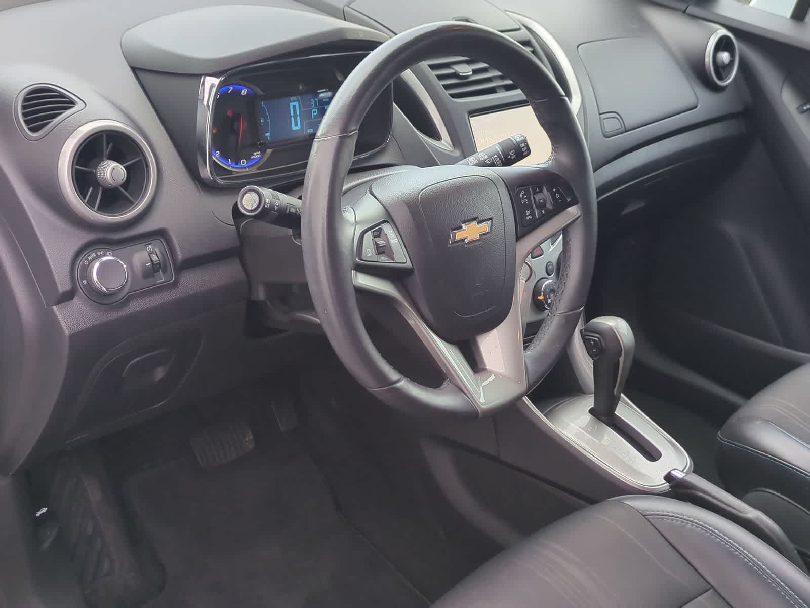 Thumbnail: 2016 Chevrolet Trax - 2