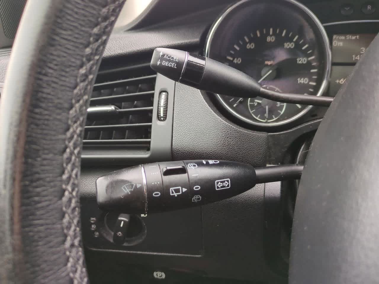 Thumbnail: 2008 Mercedes-Benz R-Class - 27