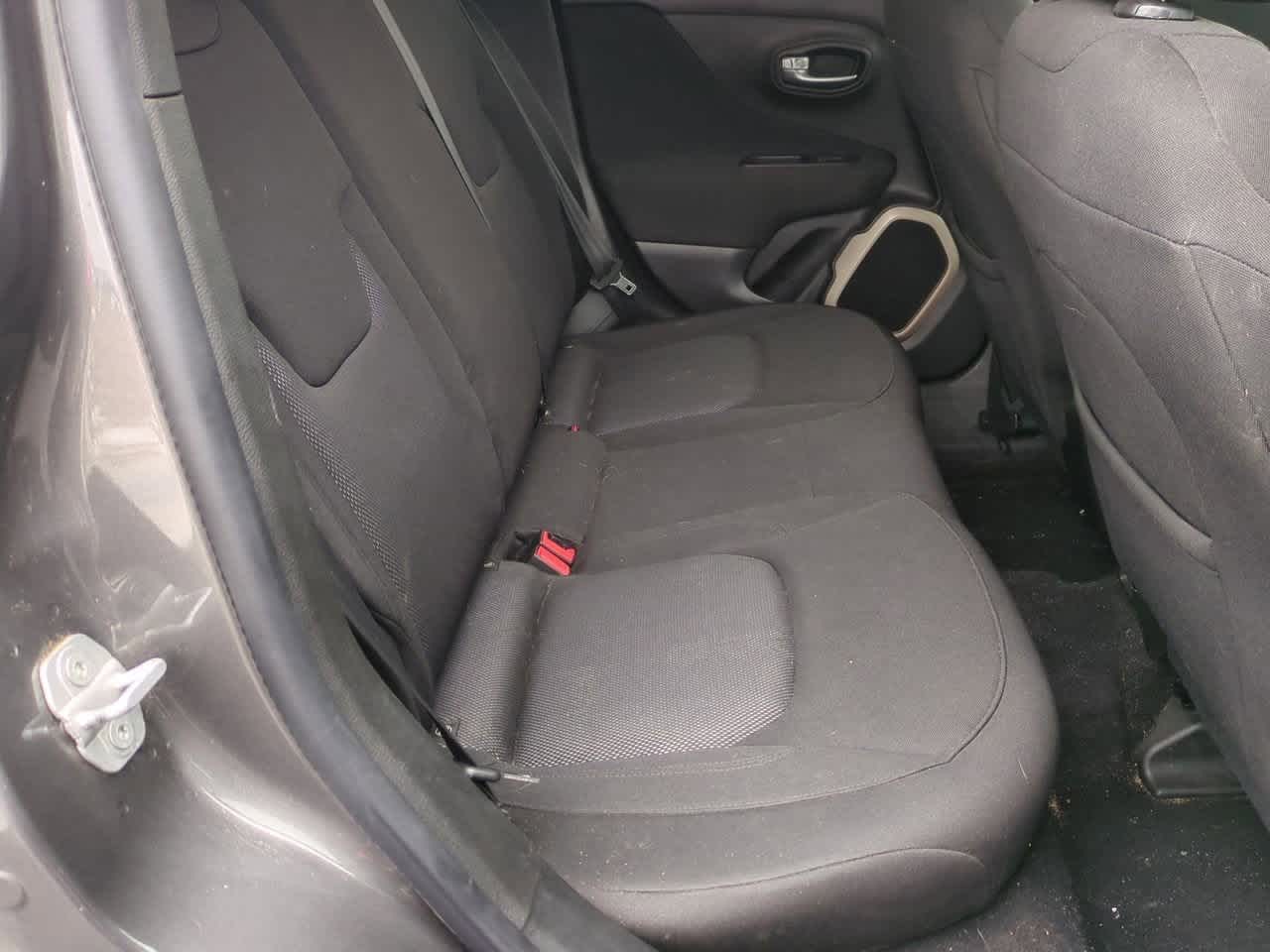 Thumbnail: 2017 Jeep Renegade - 19