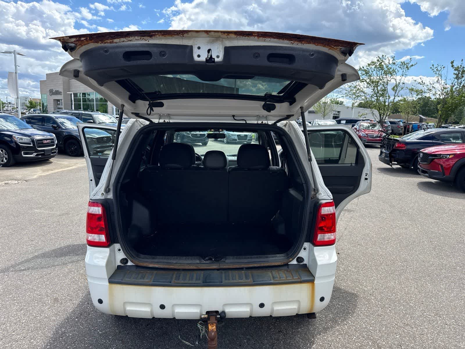 Thumbnail: 2010 Ford Escape - 22