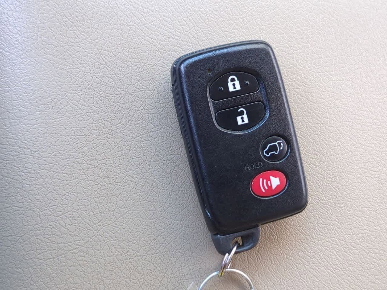 Thumbnail: 2011 Toyota Venza - 32