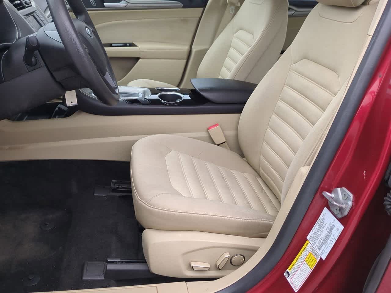 Thumbnail: 2014 Ford Fusion - 15