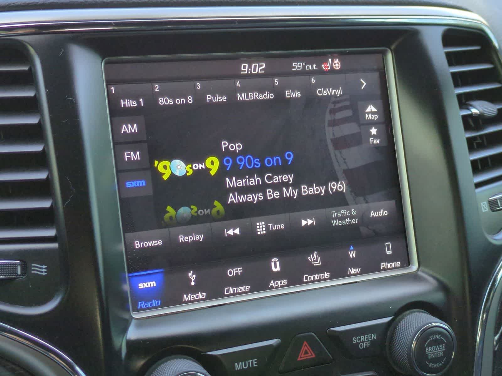 Thumbnail: 2018 Jeep Grand Cherokee - 28