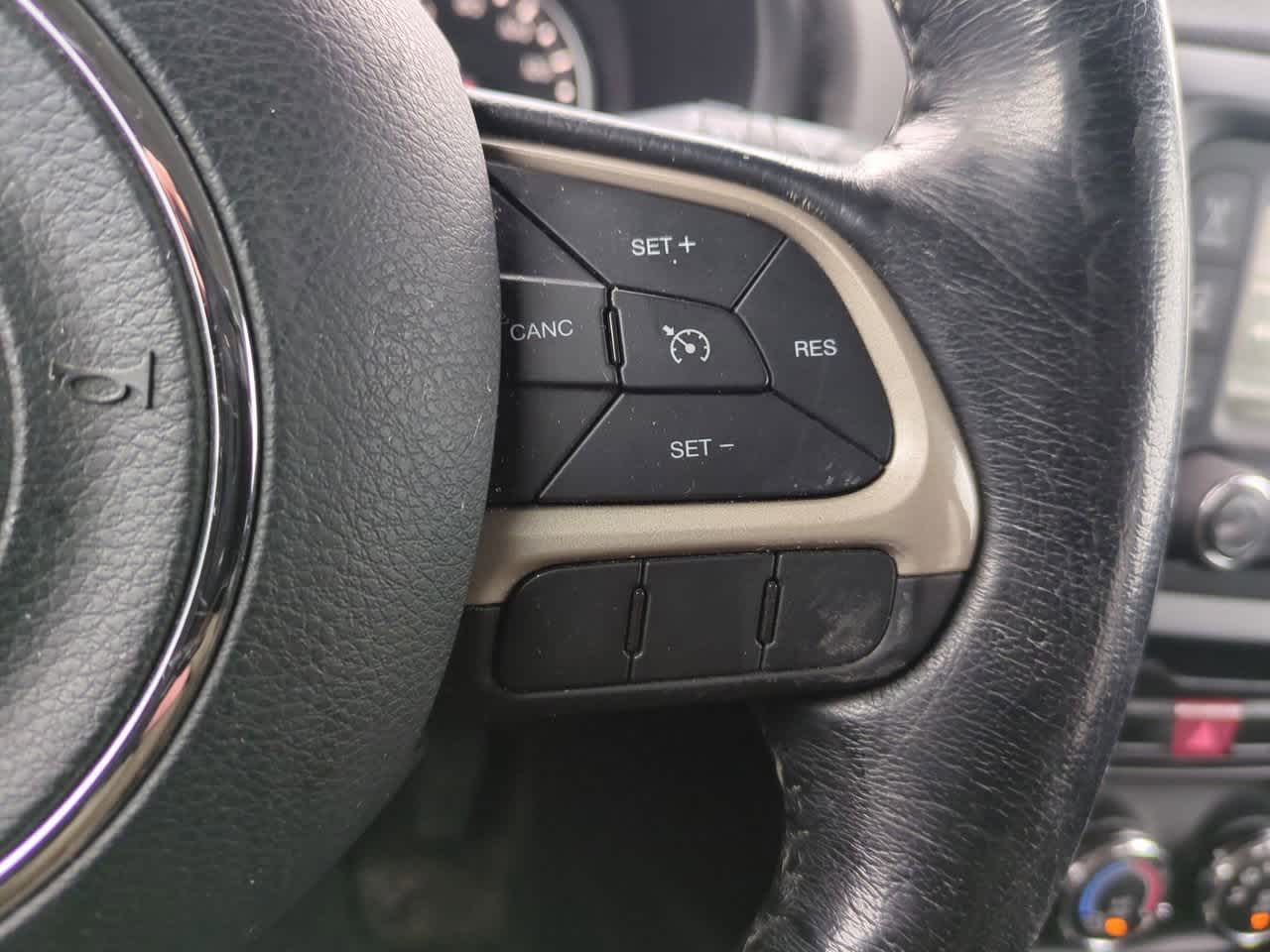 Thumbnail: 2017 Jeep Renegade - 24