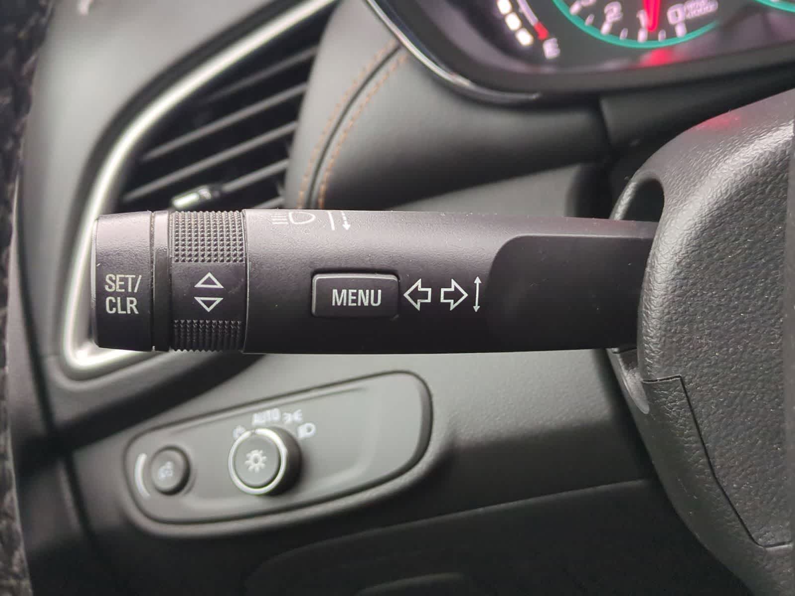 Thumbnail: 2022 Chevrolet Trax - 25