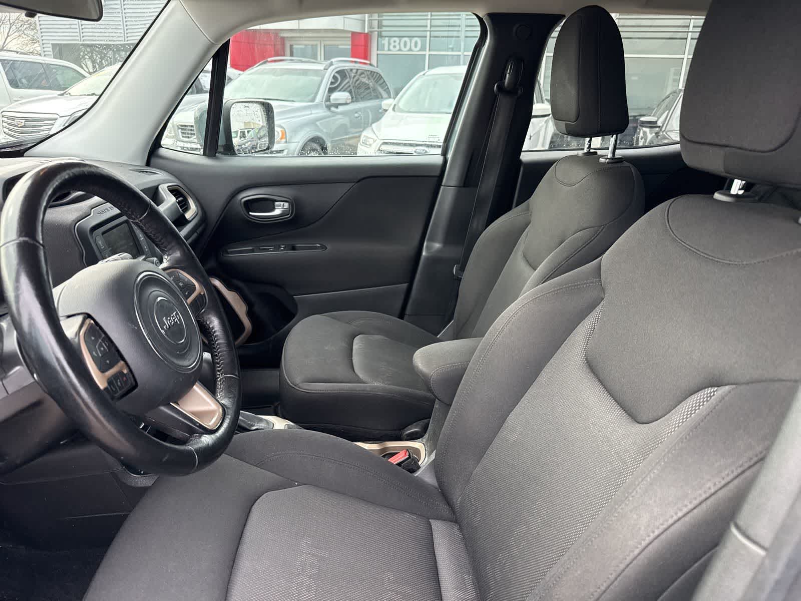 Thumbnail: 2017 Jeep Renegade - 14