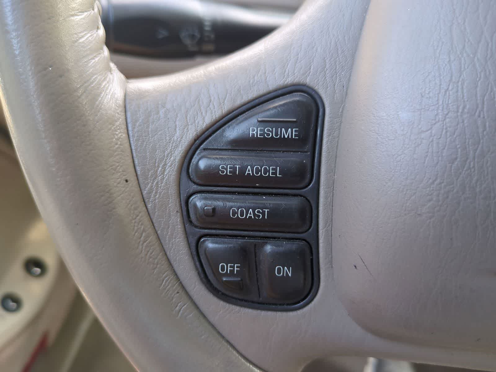 Thumbnail: 2000 Lincoln Town Car - 23