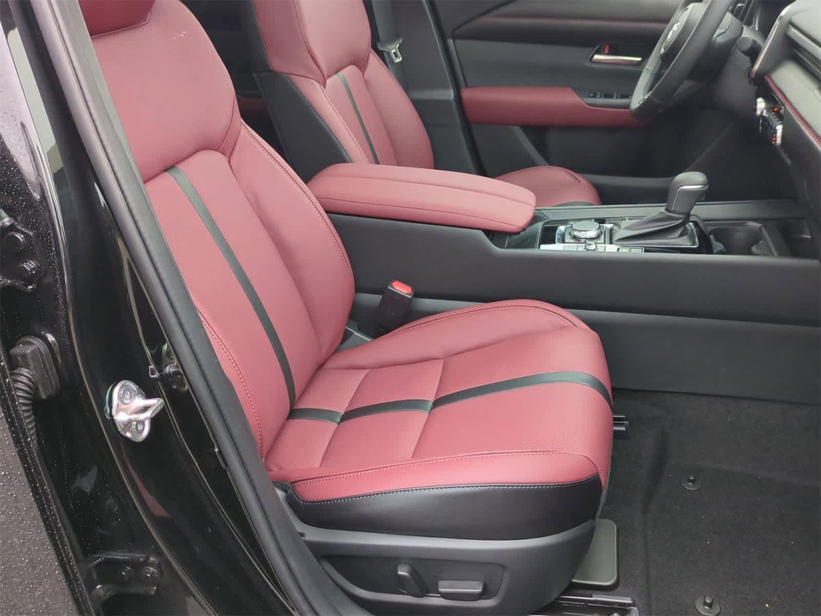 Thumbnail: 2026 Mazda CX-50 - 22