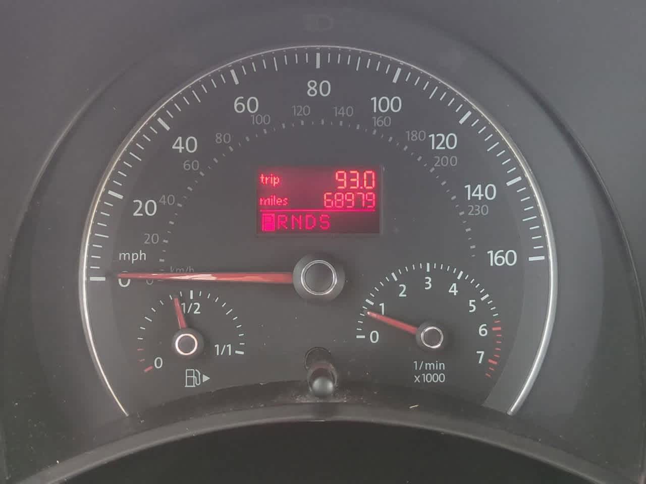 Thumbnail: 2006 Volkswagen New Beetle - 24